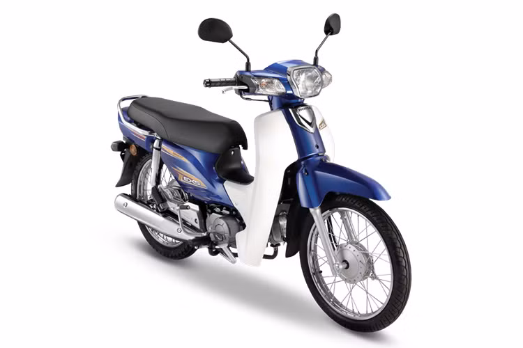Theo đó, Boon Siew Honda (Honda Malaysia) vừa cho ra mắt phiên bản đặc biệt này tại thị trường bản địa với nhiều điểm cải tiến. Honda EX5 phiên bản kỷ niệm 35 năm sở hữu logo hình tròn đặc biệt nằm trên phần yếm xe cùng con số 35 khá đẹp mắt. Đây là điểm khác biệt lớn nhất của mẫu xe này so với phiên bản trước đó.