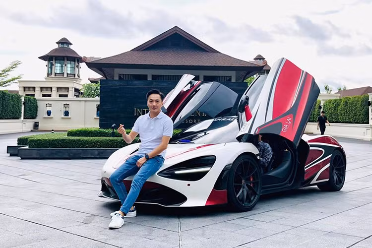 Chuyến đi tiền trạm cho hành trình siêu xe Asean Rally 2020 diễn ra từ sáng ngày 11/9 vừa qua từ Đà Nẵng di chuyển đi cửa khẩu quốc tế Lao Bảo, Quảng Trị để sang nước Lào. Một ngày sau đó, đoàn tiếp tục di chuyển từ Lào và mượn một cửa khẩu của Thái Lan nhập cảnh vào nước này trước khi đến thủ đô Viêng Chăn của Lào.