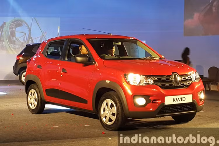 Hiện tại thị trường Ấn Độ, giá bán của Renault Kwid từ 256.968 rupee (tương đương 3.885 USD) cho bản Std và 353.131 rupee (tương đương 5.340 USD) cho bản RXT.