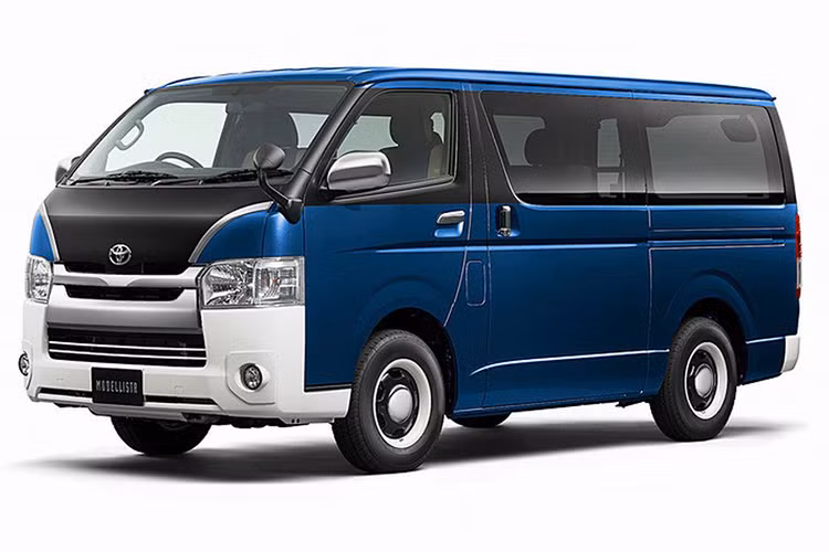 Thay cho tấm lót sàn thông thường của phiên bản type 1 của Hiace Relaxbase, Toyota cũng cung cấp tấm lót sàn Ron Lume đặc biệt (phiên bản type 2) được làm từ nhựa PVC với thanh nẹp cửa sau bằng nhôm tăng tính thẩm mỹ và dể dàng vệ sinh và tháo lắp khi cần thiết. 