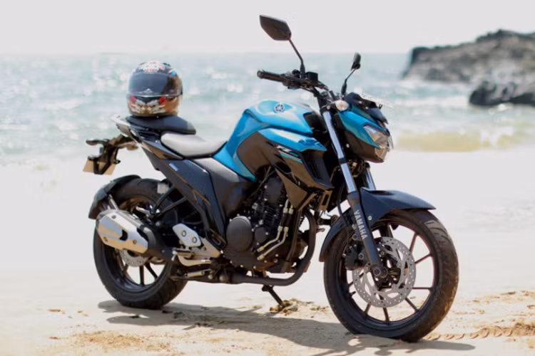 Hiện mẫu xe môtô côn tay phân khối lớn cỡ nhỏ này chưa được Yamaha tại Việt Nam phân phối chính hãng, tuy nhiên rất có thể khi được ra mắt tại thị trường Việt Nam với mức giá hợp lý - FZ25 phiên bản mới cũng sẽ tạo cơn sốt không thua gì thị trường như Ấn Độ.