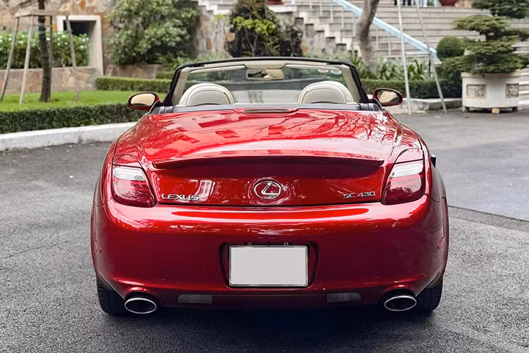 Dù có giá cao, Lexus SC430 vẫn là lựa chọn hấp dẫn đối với những người đam mê xe thể thao Nhật Bản và muốn sở hữu một mẫu coupe 2 cửa với động cơ V8 hiếm hoi tại Việt Nam.