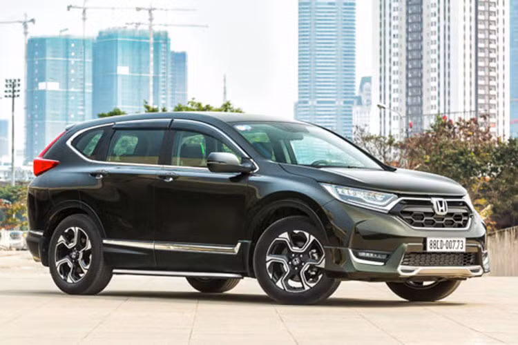 Honda CR-V là mẫu CUV duy nhất góp mặt trong Top 10 xe bán chạy nhất tháng 10 với 1.108 chiếc, cộng dồn từ đầu năm, mẫu xe của thương hiệu Nhật Bản đạt doanh số 11.140 chiếc rời đại lý, cao nhất phân khúc Crossover tại Việt Nam. Doanh số trên cũng giúp Honda CR-V bỏ xa đại kình địch Mazda CX-5 trong cuộc đua doanh số năm 2019.