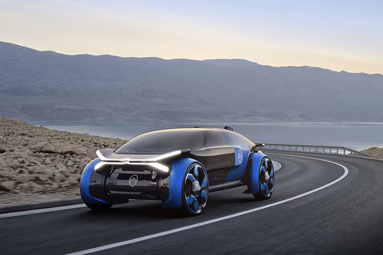 Theo nhà sản xuất Citroen, 19_19 được cho là hoàn toàn có thể chịu trách nhiệm tự lái trên cao tốc hoặc trong lúc tắc đường. Tuy nhiên, tài xế vẫn có thể cần giành quyền kiểm soát trong các tình huống phức tạp hơn, giống như trung tâm thành phố với đầy chướng ngại vật.