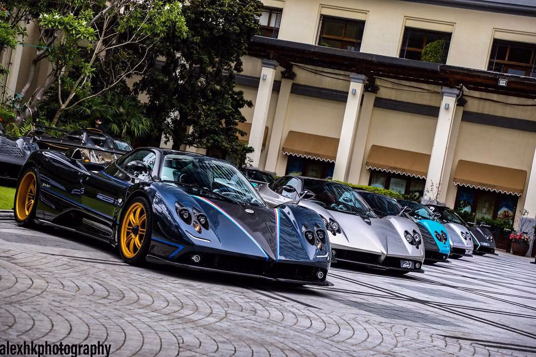 Nơi đây cũng được mệnh danh là thủ phủ Pagani châu Á vì ước tính giới nhà giàu ở Hồng Kông sở hữu không dưới 25 chiếc Pagani. Trong đó, tại bữa tiệc kỷ niệm sinh nhật lần thứ 20 của dòng siêu xe huyền thoại Pagani Zonda, đã có hơn 12 chiếc Pagani tụ tập tại Hồng Kông.