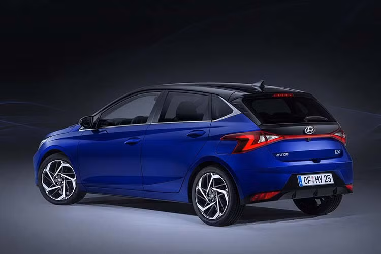 Về động cơ và giá xe Hyundai i20 2020 mới chưa được công bố chính thức nhưng dự tính mẫu xe naỳ sẽ sử dụng động cơ xăng 1.2L bốn xi-lanh của bản hiện tại, đồng thời có thêm động cơ tăng áp 1.0L ba xi-lanh.