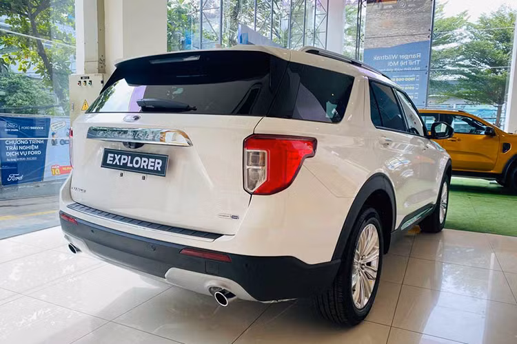 Ford Explorer tai Viet Nam giam gia niem yet toi gan 500 trieu dong-Hinh-4