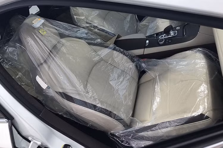 Theo thương hiệu xe sang Nhật Bản - Infiniti QX50 cũng được xem là mẫu xe SUV hạng sang đầu tiên trên thế giới được trang bị động cơ VC (Variable Compression) Turbo 2.0L. Động cơ này có khả năng thay đổi tỷ suất nén linh hoạt từ 8:1 (cho hiệu năng tối đa) đến 14:1 (tăng hiệu suất nhiên liệu).