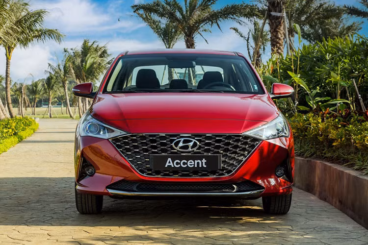 Kết quả kinh doanh tháng 9 của Hyundai Accent khá khả quan khi đạt doanh số 1.711 xe, tăng hơn 700 xe so với tháng trước. Kết quả trên đã giúp Accent vươn lên vị trí thứ 3 trên bảng xếp hạng, tăng 3 bậc so với vị trí tháng trước. Kể từ đầu năm đến hết tháng 9, lượng xe Accent bàn giao đạt 11.540 xe và đứng thứ 2 toàn thị trường.