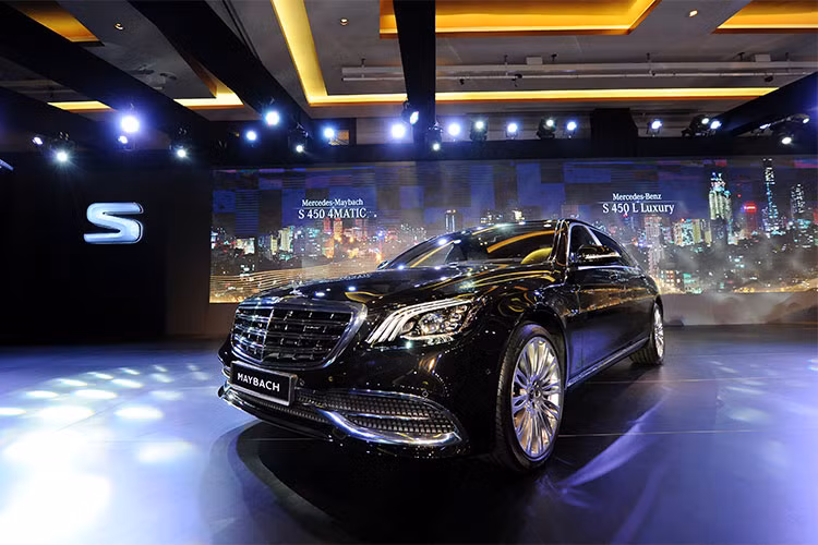 Tại buổi ra mắt - đại diện Mercedes-Benz tại Việt Nam cho biết, với những nâng cấp đáng giá về thiết kế, công nghệ kết nối lẫn sức mạnh động cơ, S-Class mới được kỳ vọng sẽ nối dài “ngôi vương” trong phân khúc xe sang cỡ lớn, đồng thời chinh phục nhiều nhóm khách hàng mới.