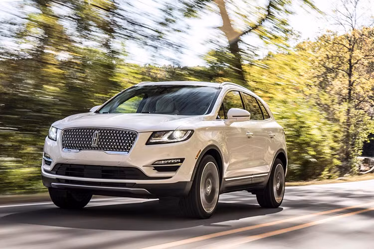 SUV hang sang Lincoln MKC 2019 "dau" Mercedes GLC