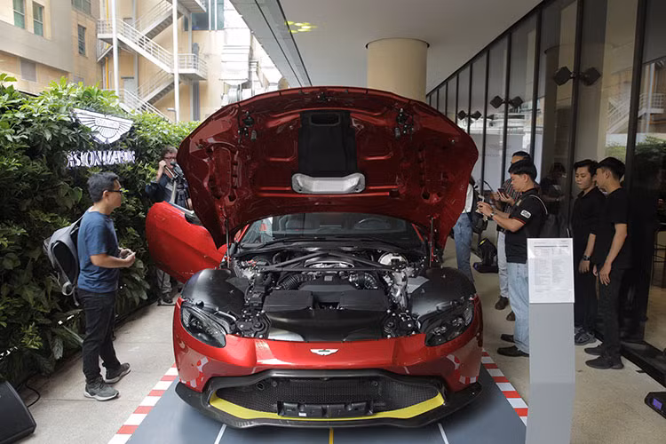 Theo Tổng Giám Đốc Công Ty TNHH CT - Wearnes Việt Nam, nhà phân phối chính hãng của Aston Martin, Lamborghini và Bentley tại Việt Nam nhận định: “Theo báo cáo của High Net Worth Handbook 2019 Wealth-X, Việt Nam được dự báo sẽ đứng thứ 4 trong nhóm các nước có tốc độ tăng trưởng người giàu nhanh nhất thế giới".
