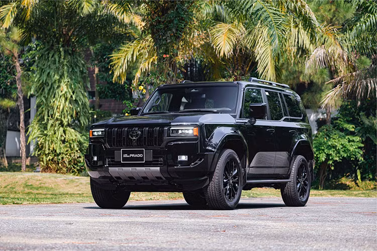 Ngoài Yaris, Toyota Việt Nam còn góp mặt thêm 2 mẫu xe thành viên vào danh sách bán chậm năm 2024. Trong đó, Land Cruiser Prado đứng ở vị trí thứ 6 với 94 xe mở bán thành công, Alphard xếp thứ 7 với 159 xe bàn giao tới tay khách hàng.