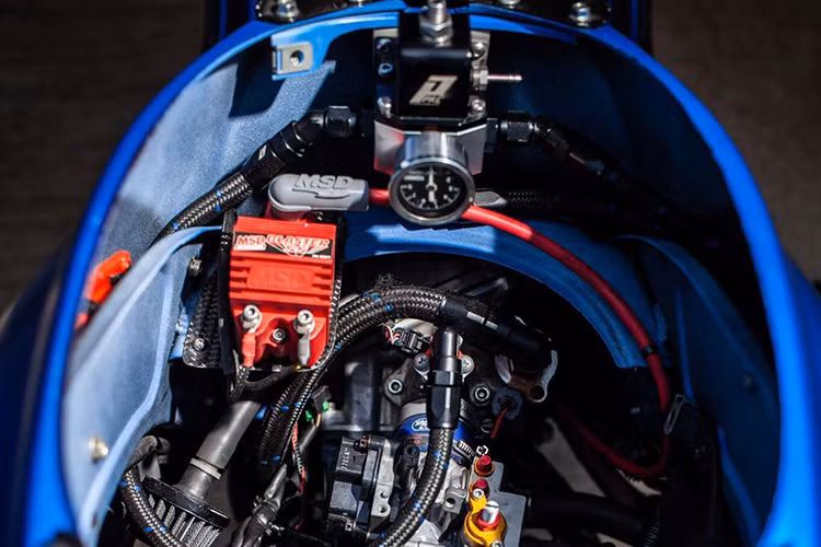 Động cơ chính là điểm nhấn nổi bật nhất của chiếc xe này, khi Mothai đã tìm cách đưa khối động cơ của Vespa GTS 300 vào thân xác của Sprint. Với dung tích lớn và hệ làm mát bằng chất lỏng ưu việt, động cơ này vốn đã có công suất 21,2 mã lực và mô-men xoắn 22Nm ở dạng nguyên bản.