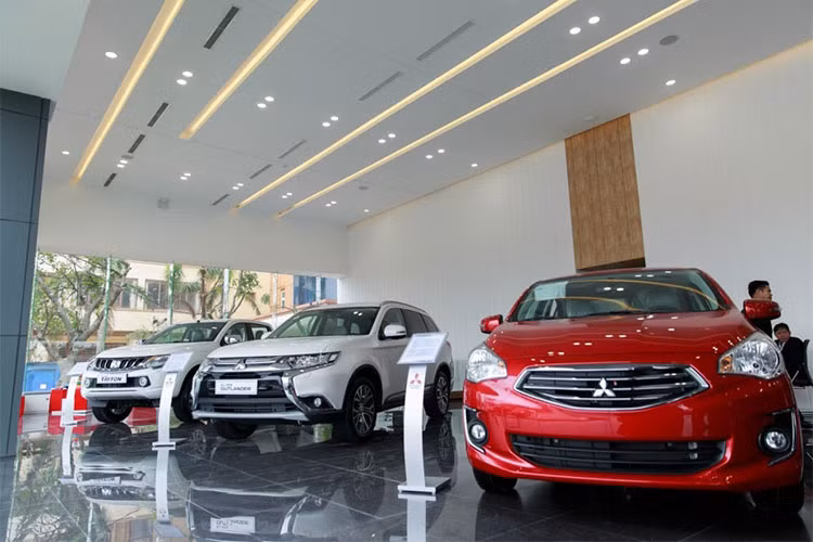 Thị trường ôtô Việt chỉ mới bước vào tháng 5/2018 nhưng đến thời điểm hiện tại, rất nhiều mẫu xe nhập khẩu đã được các hãng xe đưa ra những chương trình ưu đãi và giảm giá khác nhau. Xe ôtô nhập khẩu giảm giá là điều mà nhiều khách hàng Việt mong chờ từng ngày.