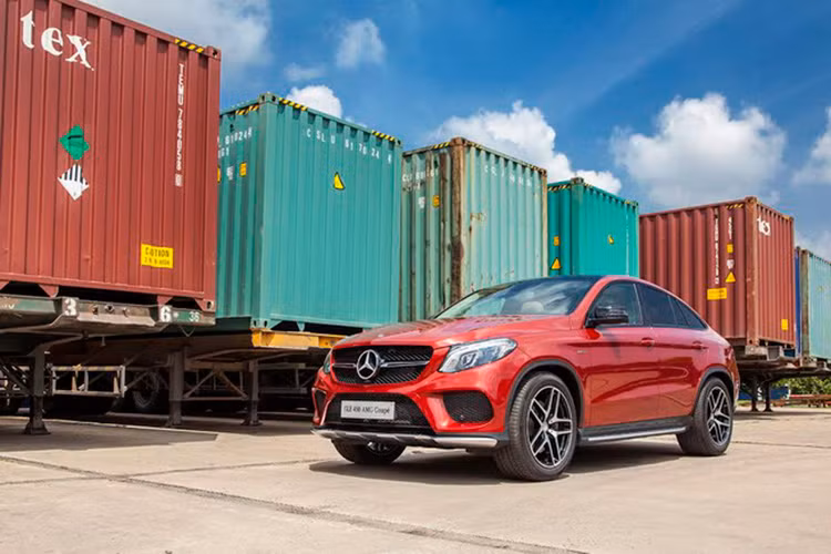 Mức giá niêm yết của GLE 400 4MATIC Coupé &amp; GLE 450 AMG 4MATIC Coupé tại Việt Nam lần lượt là 3,599 và 3,999 tỷ đồng (đã bao gồm thuế GTGT).