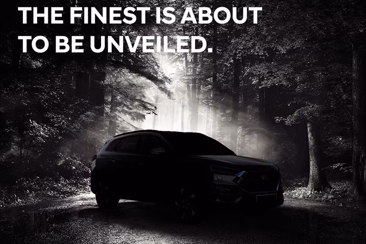 Mới đây, hãng xe ôtô Hyundai đã tung ra một hình ảnh úp mở về sản phẩm sắp ra mắt thị trường Malaysia trên fanpage chính thức. "Chúng tôi sắp sửa ra mắt một mẫu xe đốn tim. Đây sẽ là mẫu xe thiết lập xu hướng với thiết kế mượt mà và tính năng nâng cấp", Hyundai Malaysia viết khi đăng hình ảnh này lên mạng xã hội.