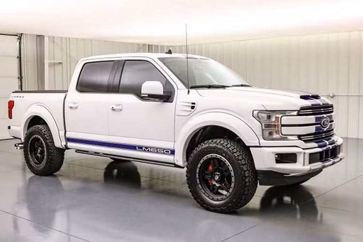 Gói nâng cấp hiệu suất LM650 cho mẫu xe bán tải Ford F-150 mới được nâng cấp tại đại lý Long McArthur, Mỹ. Gói nâng cấp LM650 tập trung vào việc cải thiện kiểu dáng và khả năng off-road của Ford F-150.