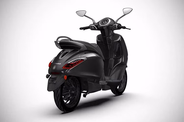 Xe cũng được trang bị khả năng kháng nước chuẩn IP67 mang đến sự an tâm khi vận hành khi gặp mưa hay lội nước mà không lo chết máy.