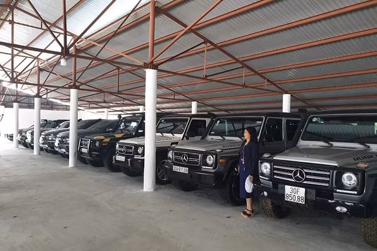 Khu du lịch sinh thái địa đàng M'Đrak, nằm tại khu vực Krông á, M'Đrắk, tỉnh Đắk Lắk từng nổi tiếng khi dàn Hoa hậu, Á hậu và người đẹp đến đây để chụp ảnh cùng siêu xe của Đặng Lê Nguyên Vũ, Chủ tịch Trung Nguyên. Nơi đây cũng được xem là Dubai phiên bản Việt.