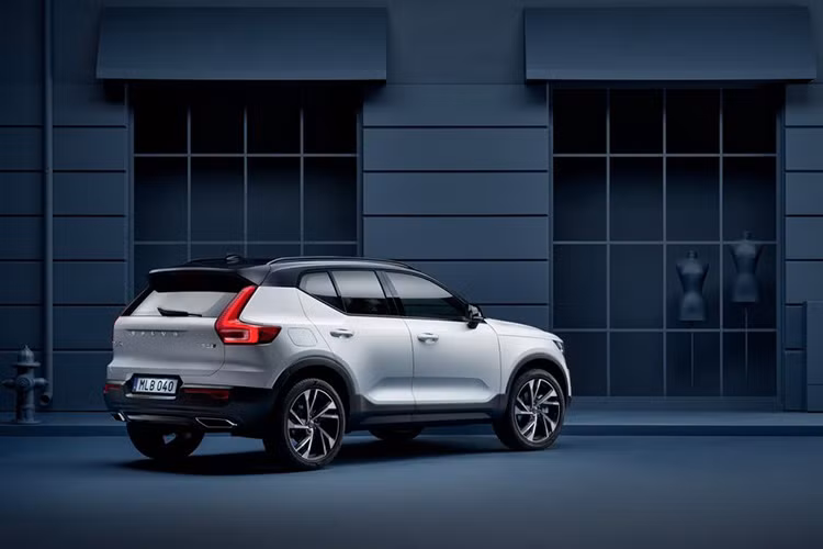 "Các nguyên tắc an toàn cơ bản giữa các xe ôtô Volvo sản xuất là giống nhau, chiếc xe sẽ đảm bảo an toàn tối đa cho tất cả những người ngồi trong xe.”, ông Malin Ekholm cho biết thêm.