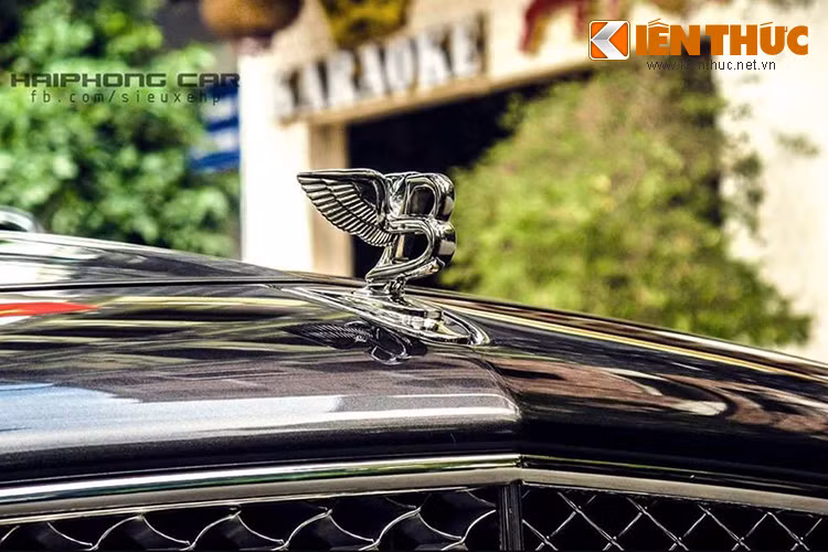 Để cho "ra lò" một chiếc Bentley Mulsanne phải mất 170 giờ công lao động cho việc hoàn thành chiếc xe. Trong đó bao gồm 26 giờ làm máy và 86 giờ sơn xe. Ngoài ra, mất 5 tuần để ốp gỗ nội thất xe...
