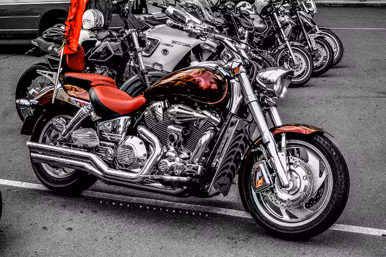 Mặc dù kiểu dáng không bắt mắt như người anh em Honda Valkyrie Rune nhưng VTX1800 là “món ngon” mà bất cứ “tín đồ” nào của dòng cruiser cũng muốn được thưởng thức qua. Tại thị trường Việt Nam mẫu xe này hiện không còn xuất hiện nhiều, nó chỉ dành cho những người cá tính và thực sự đam mê sở hữu.
