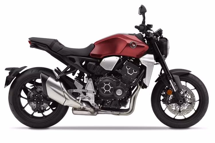 Là sản phẩm ra đời dựa trên sự nghiên cứu kỹ lưỡng xu hướng “Café Racer” cùng phong cách retro tối giản hóa, CB1000R tiếp tục đem lại cho người dùng niềm tự hào khi sở hữu một trong những mẫu xe cao cấp nhất trong phân khúc Naked của HVN. Trên phiên bản mới 2020, các nhà thiết kế đã tinh tế vận dụng các kỹ thuật phối màu, biến hóa các chi tiết màu sắc trên xe nhằm đem lại luồng gió mới trong phong cách của chủ sở hữu.