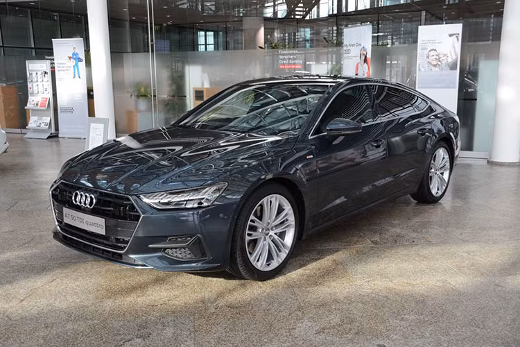 Sau khi đi vào sản xuất, Audi sẽ tiếp tục giới thiệu các phiên bản động cơ 4 và 6 xi-lanh khác cho A7 Sportback mới, bao gồm cả động cơ xăng và diesel. Giá xe Audi A7 Sportback 2019 khởi điểm từ khoảng 80.000 USD tại Đức. Khi về đến thị trường Việt Nam, Audi A7 mới chưa công bố giá nhưng thưo dự đoán nó sẽ vào khoảng hơn 3 tỷ đồng.