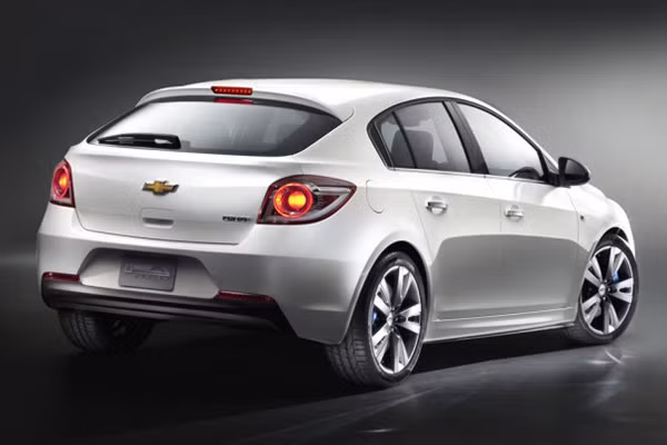 Chevrolet chuan bi ra mat phien ban Cruze hatchback