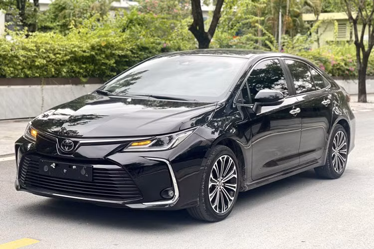 Hai vị trí cuối cùng gọi tên Toyota Corolla Altis và Ford Explorer với cùng doanh số chỉ 33 xe, đều giảm so với kỳ báo cáo tháng trước.