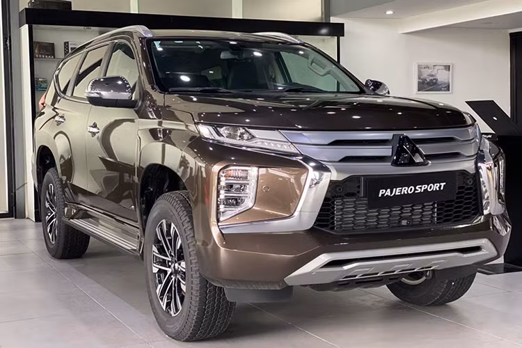 Mitsubishi Pajero Sport giam gia 