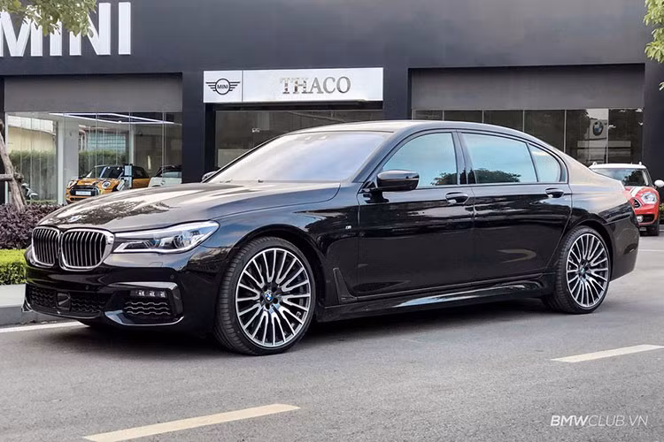 Được biết, giá xe BMW 750Li xDrive M-Sport trong bài viết được nhập về cho một sứ quán ở Hà Nội và có mức bán ra chính hãng hơn 10 tỷ đồng.