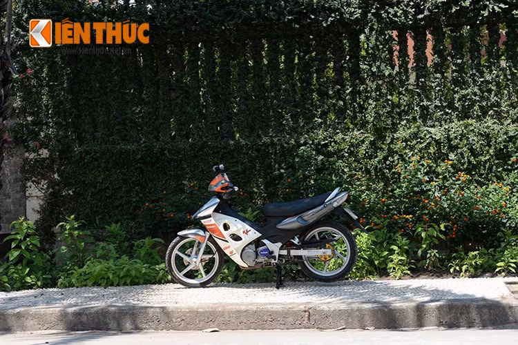 Là một trong những mẫu xe huyền thoại sở hữu thiết kế underbone thể thao, giảm xóc monoshock, giàn đèn hình đĩa bay... nhưng yếu tố nổi bật nhất trở thành niềm tự hào của người chơi FX chính là động cơ DOHC 125 phân khối cho thứ âm thanh đầy phấn khích.