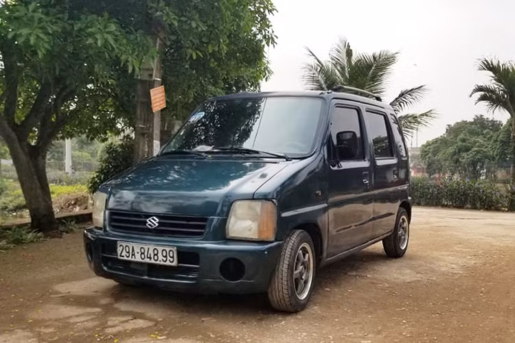 Trên một số diễn đàn về ôtô và một số đơn vị kinh doanh các dòng xe hơi đã qua sử dụng cho biết, hiện những chiếc xe Suzuki Wagon đời cũ đang được người tiêu dùng tại Việt Nam quan tâm nhờ giá bán rất rẻ.