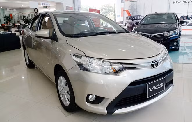 Những DN có số lượng xe tồn kho lớn, muốn giải phóng nhanh, nhưng tiêu thụ rất chậm. Vì vậy, phải mạnh tay hạ giá để bán ra.