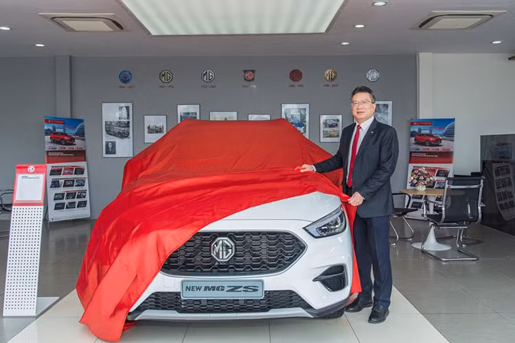  MG ZS Smart Up STD+ mới ra mắt tại Việt Nam được thiết kế nhằm hướng đến đối tượng khách hàng trẻ và các gia đình - những người đang tìm kiếm một chiếc xe với thiết kế nổi bật, không gian rộng rãi, công nghệ tiên tiến, vận hành tối ưu và an toàn với giá thành hợp lý.