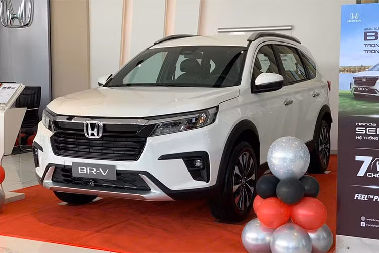 Honda BR-V 2023 giam gan 70 trieu tai Viet Nam canh tranh Toyota Veloz-Hinh-2