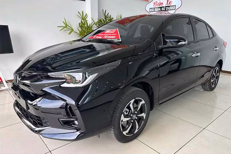 Về hệ thống an toàn, điểm nâng cấp đáng chú ý nhất trên Vios 2023 thuộc về gói an toàn Toyota Safety Sense (TSS) trên bản G. Đây là lần đầu tiên Vios sở hữu gói TSS với loạt tính năng tiên tiến như cảnh báo va chạm phía trước, cảnh báo lệch làn đường và Cruise Control.