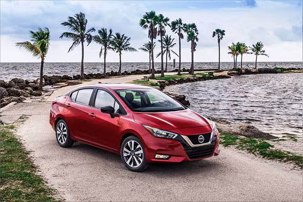 Nissan Sunny 2021 gia re lo hen thi truong oto Viet