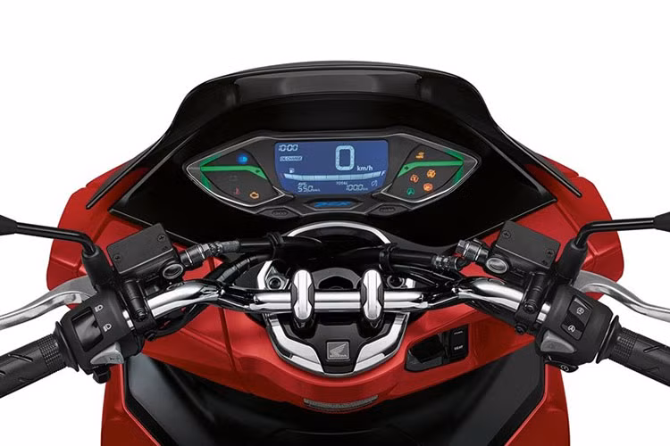 Xe cũng được trang bị đồng hồ LCD hiện thông số một cách đầy đủ và rõ nét. Thân xe thiết kế liền khối, mạnh mẽ và bề thế. Xe có kích thước 1.935 x 742 x 1.108 mm, chiều dài cơ sở đạt 1.313 mm, khoảng sáng gầm là 134 mm và trọng lượng nặng khoảng 131-132 kg tùy phiên bản.