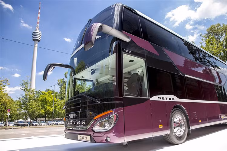 Nhà sản xuất không nói rõ là làm thế nào để đạt được chỉ số kể trên nên ta chỉ có thể đặt niềm tin vào sự trung thực của một thương hiệu danh tiếng khi cho rằng một chiếc xe bus có dạng khối hộp lại sở hữu chỉ số khí động học thấp như phiên bản thể thao của một chiếc xe hạng nhỏ.