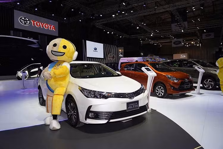 Tại Triển lãm lần này, TMV trưng bày 03 mẫu xe lắp ráp trong nước Vios, Innova và Corolla, cùng với đó là 03 mẫu xe nhập khẩu Wigo, Rush và Hiace với mục tiêu hoàn thiện danh mục sản phẩm nhằm đáp ứng nhu cầu ngày càng đa dạng của khách hàng, đồng thời góp phần nâng cao chất lượng cuộc sống, hiện thực hóa giấc mơ sở hữu xe hơi của mỗi người dân Việt Nam.