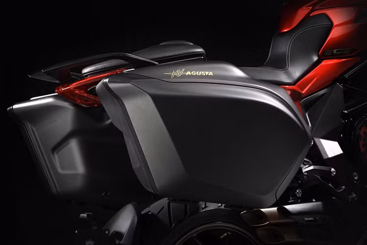 Dựa trên phiên bản Turismo Veloce Lusso cao cấp nhất, MV Agusta Turismo Veloce 2019 cũng được trang bị hệ thống phuộc bán chủ động với khả năng điều chỉnh liên tục dựa vào điều kiện mặt đường.