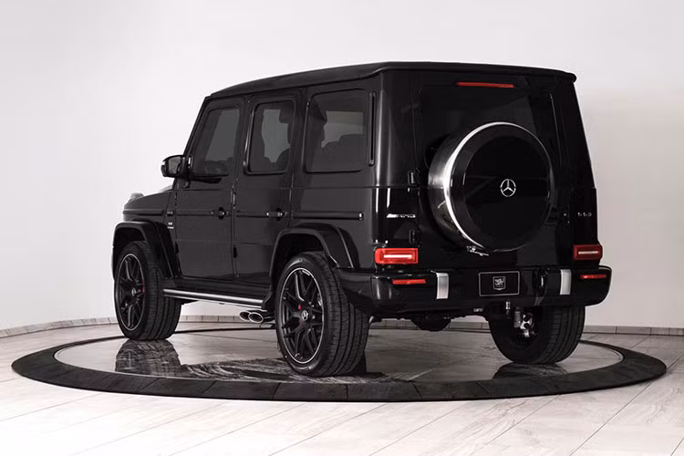 Cụ thể hơn, chiếc SUV hạng sang Mercedes-AMG G63 của Inkas có khả năng chống chịu được đạn 7.62x51mm hoặc 5.56x45mm bắn ra từ các loại súng trường hỏa lực mạnh và các loại vũ khí sát thương khác.