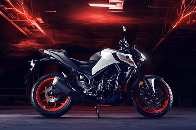 Mới đây, kênh Youtube của Yamaha Motor Europe vừa đăng tải đoạn video mới chính thức ra mắt phiên bản facelift của mẫu xe môtô naked-bike Yamaha MT-03 hoàn toàn mới với những nâng cấp ngầu hơn về mặt ngoại hình, cũng như một vài trang bị nhỏ.