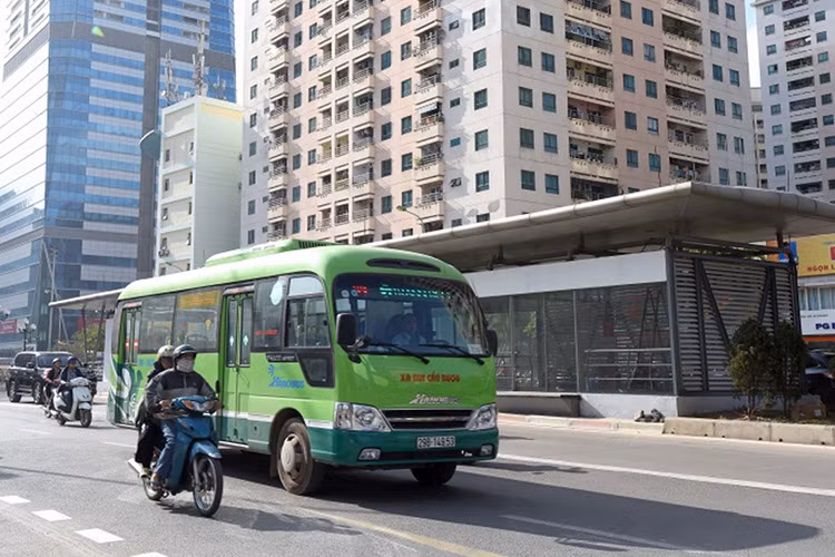 Tới ngày 1/1/2017 sẽ chính thức vận hành tất cả các xe trên tuyến BRT này. Theo lãnh đạo Sở GTVT, trong thời gian vận hành một tháng kể từ ngày 1/1 đến ngày 31/1/2017 hành khách được sử dụng xe buýt BRT lộ trình Kim Mã - Yên Nghĩa miễn phí.