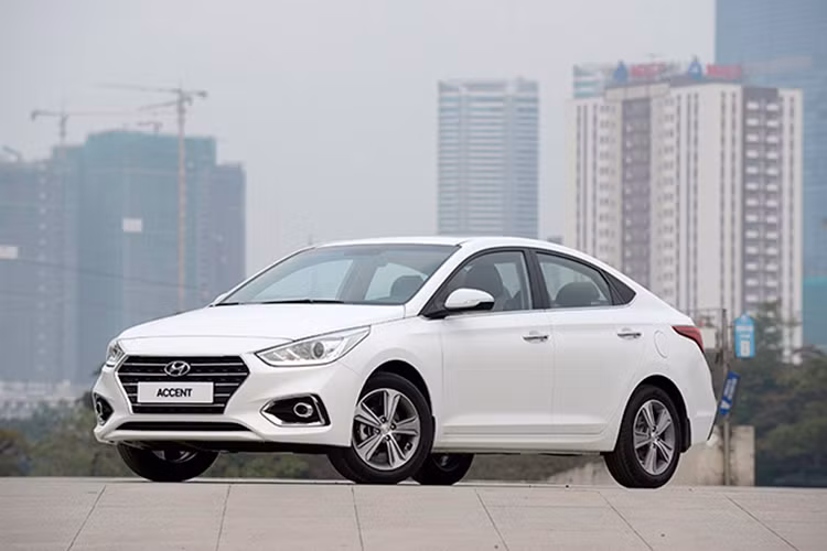 Tháng 8/2019 "tháng cô hồn âm lịch" vừa qua có lẽ là một tháng không mấy thành công với các mẫu xe nhà Hyundai khi doanh số cả 2 mẫu xe chủ lực của hãng này đều giảm mạnh và bị trượt khỏi vị trí top 2 và 3 thường thấy. Hyundai Accent với doanh số 1.252 xe, giảm 371 xe so với tháng trước và giảm 9,1% so với cùng kỳ năm ngoái.