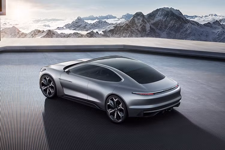 Hãng xe ôtô Enovate đang có kế hoạch đi theo bước chân của Tesla bằng cách dẫm chân vào phân khúc hạng sang đầu tiên và rồi dần dần đưa ra các sản phẩm tới những phân khúc giá mềm hơn, dựa theo một người phát ngôn nói với Top Gear.
