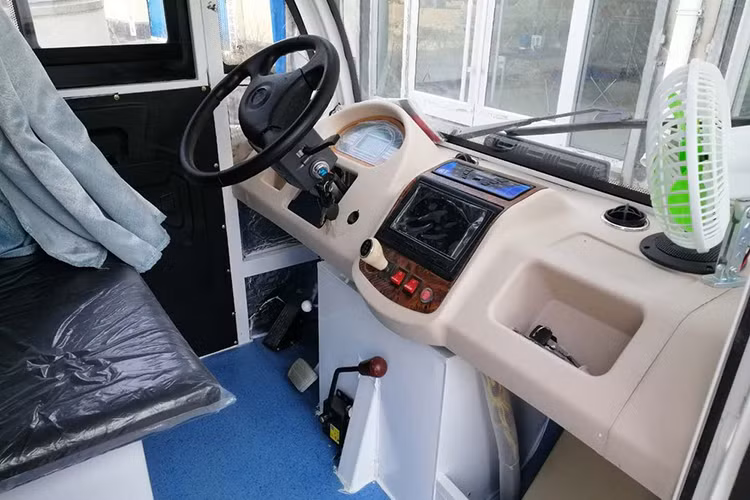 Mặc dù công ty có sản xuất nhiều phiên bản RV khác nhau (chủ yếu khác biệt về kích thước), chúng đều có những đặc điểm chung gồm: 3 bánh, thiếu tính khí động học, và sơn màu be kiểu RV truyền thống với một vài miếng đề can trang trí bên sườn. Một số mẫu cao cấp hơn thì có các tấm pin năng lượng mặt trời lắp trên mái để sản sinh điện.